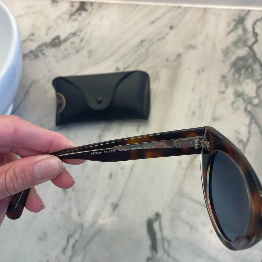 Ray Ban Doreen polarized sunglasses, size 49-20, 2025 style, NWT - Picture 5 of 10